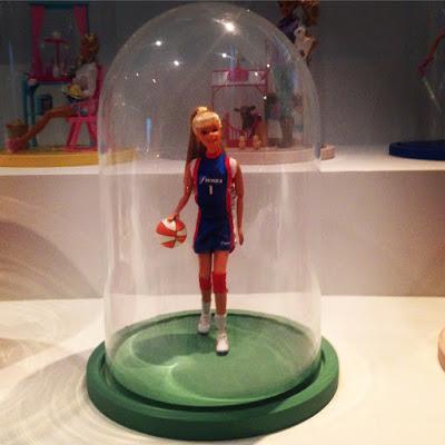 Exposition Barbie : la vie en plastique, c'est FANTASTIIIIQUE ! Exposition Barbie : la vie en plastique, c'est FANTASTIIIIQUE !