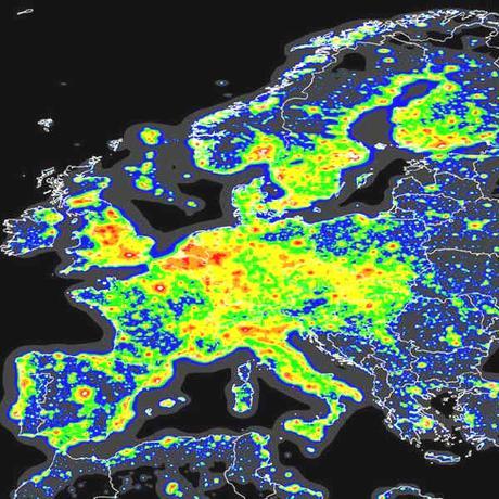 Pollution lumineuse en Europe — Crédit : ISTIL