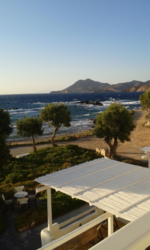 vue depuis ma chambre au Nefeli Sunset, Milos, Cyclades. (c) tilly / smartphone
