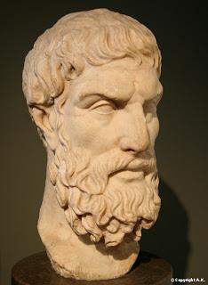 en avant pour assurer ses arrières