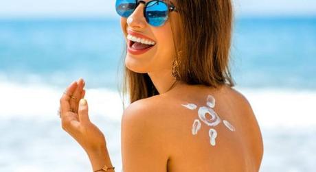 Préparer sa peau au soleil naturellement: préparation au bronzage en mangeant