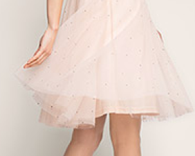 Sélection mode spécial mariage : une tenue d'invitée nude, avec tulles et paillettes Sélection mode spécial mariage : une tenue d'invitée nude, avec tulles et paillettes