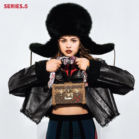 Louis Vuitton Série 5 : La première campagne mode de Selena Gomez...