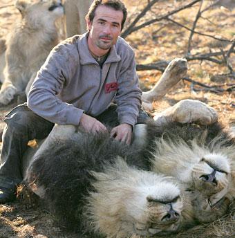 Kevin Richardson, l’homme qui murmure à l’oreille des lions