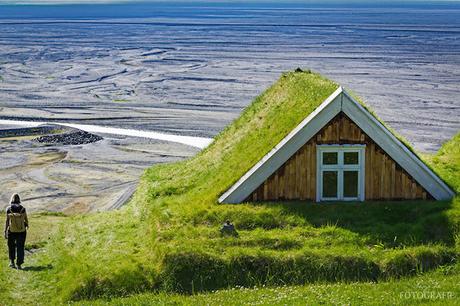 grass-roofs-scandinavia-15-575fe6f34ad04__880