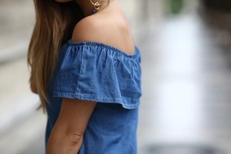 robe jean col bardot volant detail