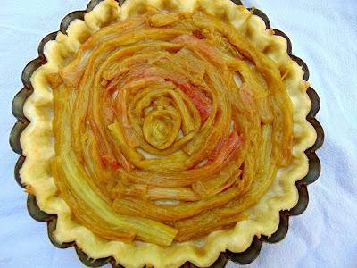 Tarte à la rhubarbe et à la crème à la vanille