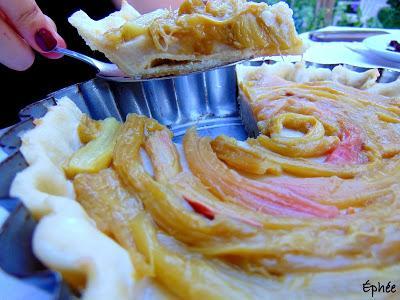 Tarte à la rhubarbe et à la crème à la vanille Tarte à la rhubarbe et à la crème à la vanille