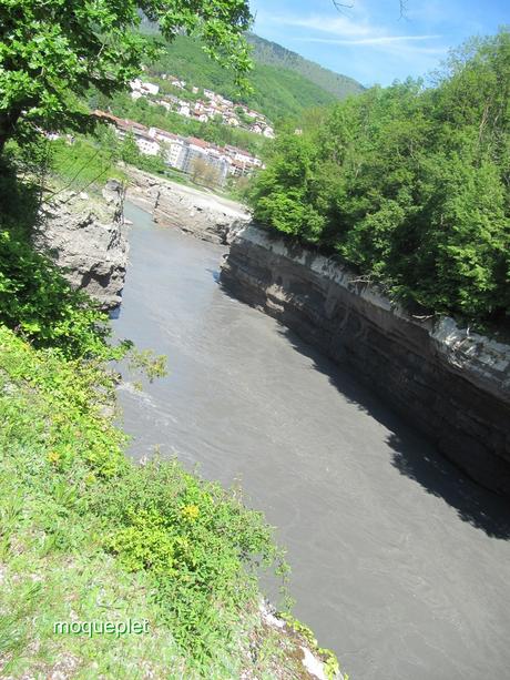 France - Dans l'Ain - Le Rhône