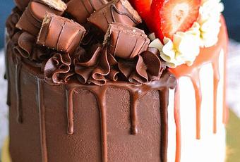 Layer Cake Bi Gout Kinder Bueno Vanille Fraise Paperblog Layer Cake Bi Gout Kinder Bueno Vanille Fraise Paperblog