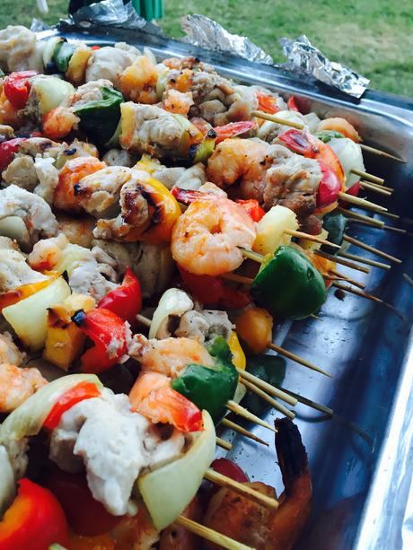 Brochettes de poulet, crevettes & ananas