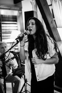 Encanto/ Enchantment – a true story/ uma história real - Trio Fala Brasil