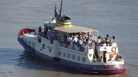 Un bateau de bande-dessinée P1040501