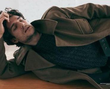 PHOTOS : Louis Garrel est l’Homme Officiel de l’automne