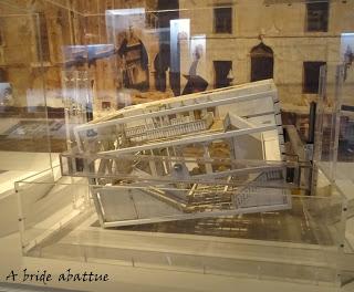 L'exposition James Bond 007 dans la Grande Halle de La Villette