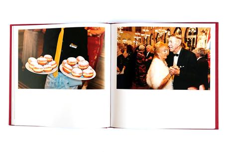 MARTIN PARR – CAKES AND BALLS