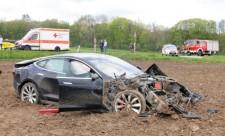 Tesla Model S 2016 : Un premier mort