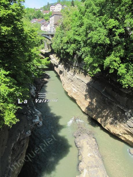 France - La baisse des eaux du Rhône - 1