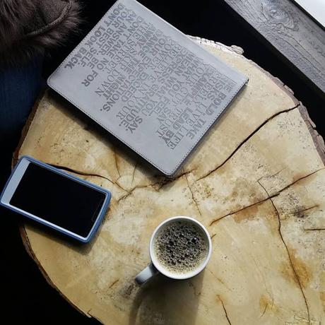 Comment utiliser les différentes plateformes de médias sociaux vues au travers du Café!