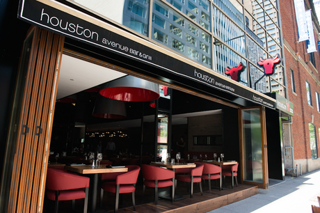 Le Houston Avenue Bar & Grill ouvre ses portes sur Peel