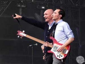 Trois jours de folie à la Citadelle d’Arras. Louise Attaque au Main Square Festival, le 1er juillet 2016. (photos: Léa Fochesato).