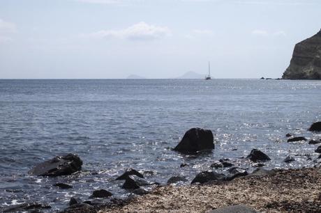 Red-Beach-Santorin-eviter-monde_gagaone-15