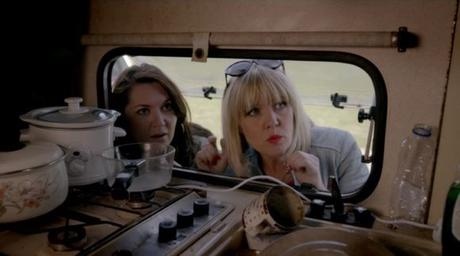 Agatha Raisin (2016) : Enquêtes pop-corn