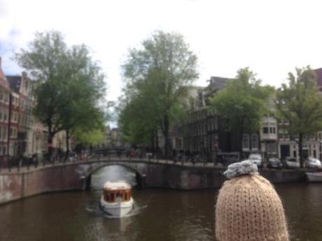 globe-t-bonnet-voyageur-travelling-winter-hat-amsterdam-canaux-canals6
