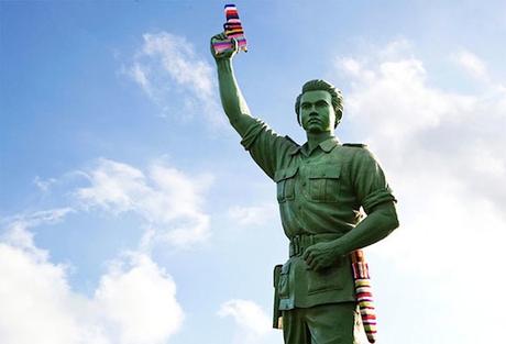 Knit_Graffiti_Magda_Sayeg_09