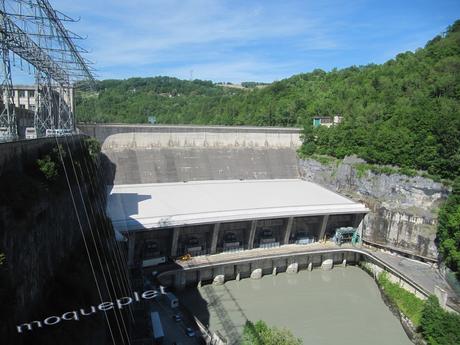 France - Baisse des eaux du rhône à Génissiat