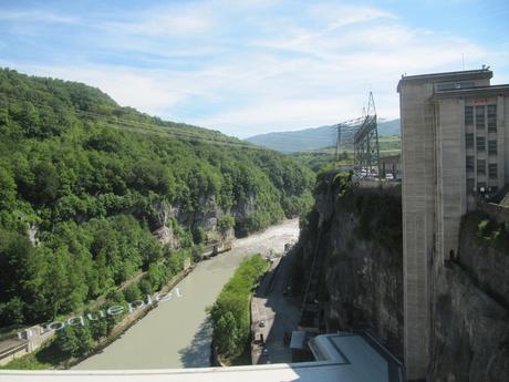 France - Baisse des eaux du rhône à Génissiat
