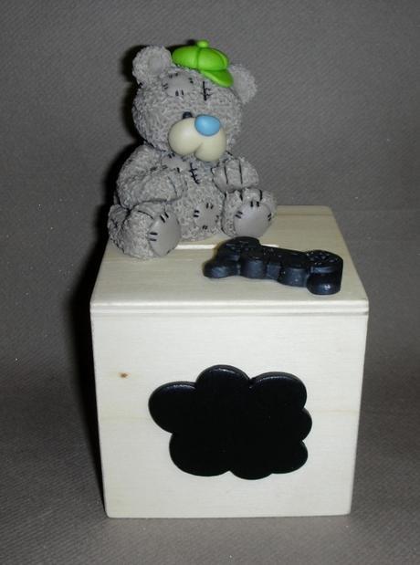 Tirelire en bois avec ourson Tirelire en bois avec ourson