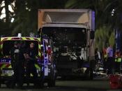 ÉDITION SPÉCIALE "Une soixantaine morts" Nice, selon parquet, François Hollande quitte Avignon pour cellule crise place Beauvau