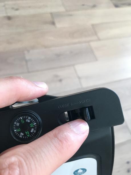 AUKEY : la housse étanche de 6 pouces avec une boussole intégrée !