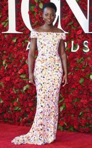 Lupita-Nyong'o-dans-robe-seqiun