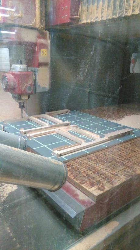 Chaise Notch par Collin Velkoff 