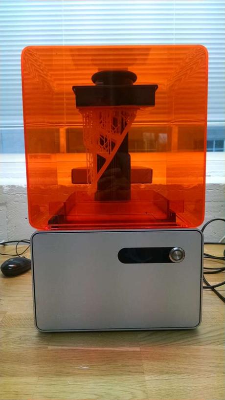 Chaise Notch par Collin Velkoff 