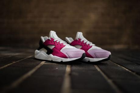 683818-006-Nike-Wmns-Air-Huarache-Premium-04