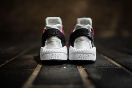 683818-006-Nike-Wmns-Air-Huarache-Premium-06