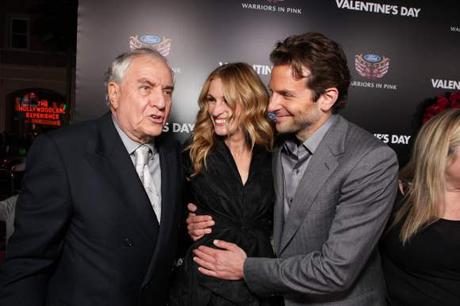 Julia-Roberts-Garry-Marshall-Bradley-Cooper