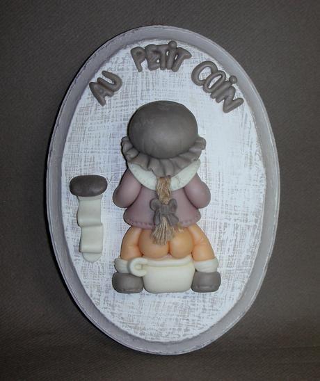 Plaque de porte WC avec fillette en porcelaine froide Plaque de porte WC avec fillette en porcelaine froide