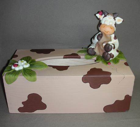 Boite à mouchoir avec p'tite vache Boite à mouchoir avec p'tite vache