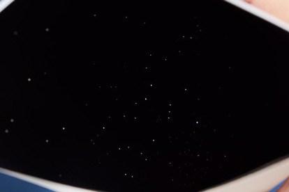 Contempler les étoiles avec cette enveloppe galactique !