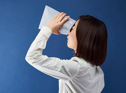 Contempler les étoiles avec cette enveloppe galactique !