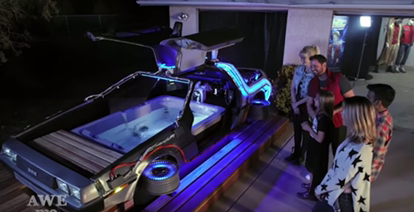 Ils ont transformé la célèbre Delorean du film en jacuzzi