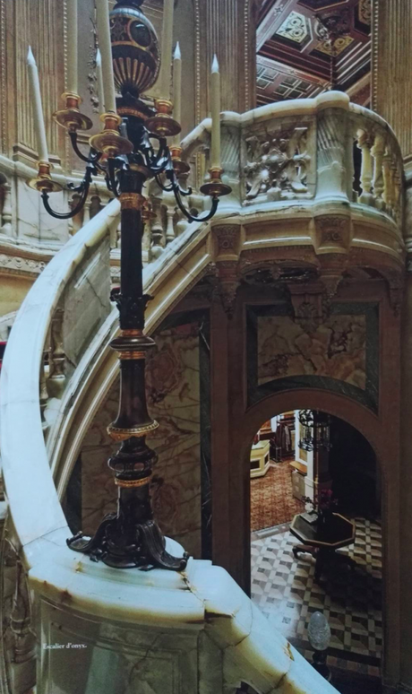 Le fabuleux escalier en onyx d'Algérie de l'Hôtel Païva