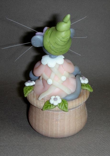 Boites à dents avec p'tite souris en porcelaine froide Boites à dents avec p'tite souris en porcelaine froide