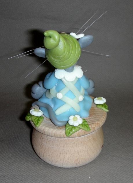 Boites à dents avec p'tite souris en porcelaine froide Boites à dents avec p'tite souris en porcelaine froide