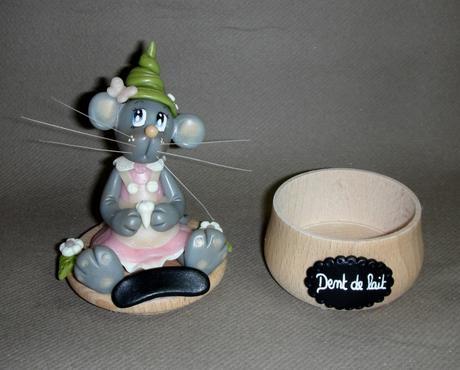 Boites à dents avec p'tite souris en porcelaine froide Boites à dents avec p'tite souris en porcelaine froide