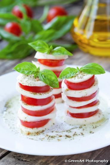  Tomates mozzarella : présentez-les en...
